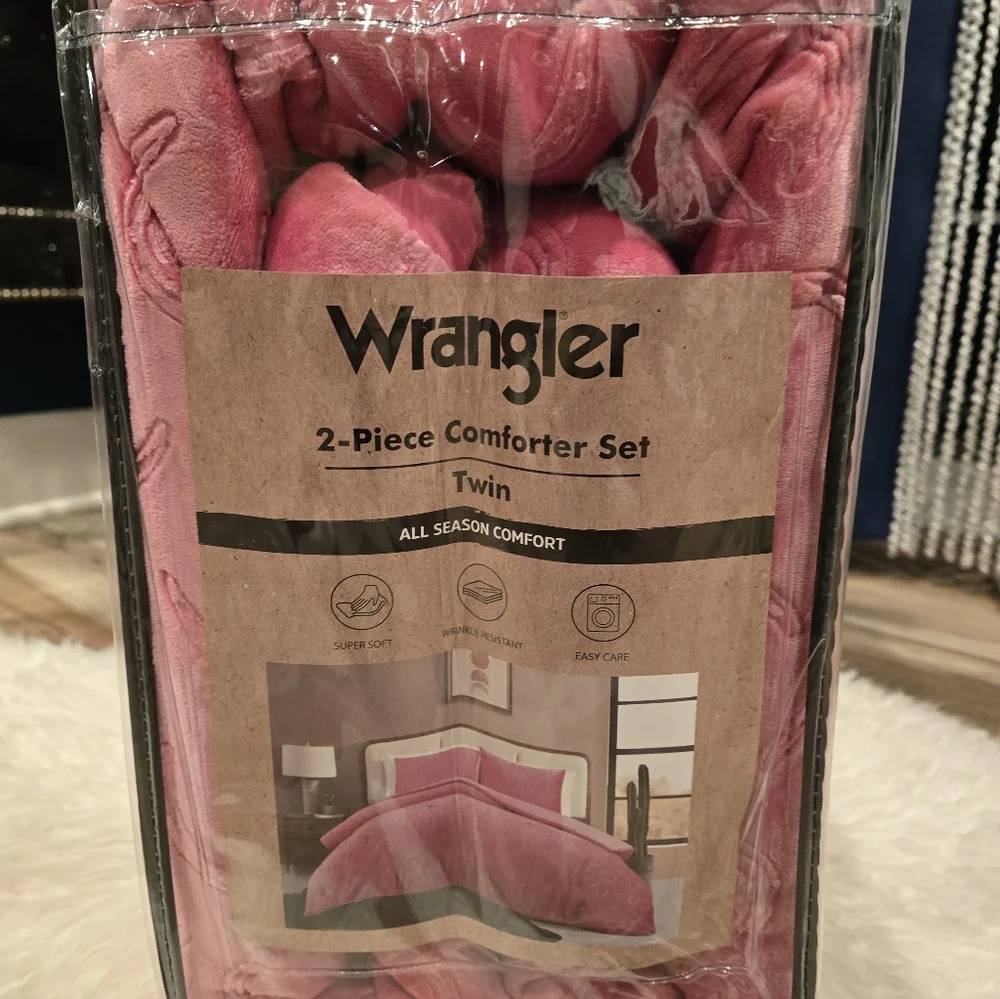 Wrangler Pink Twin 2-Piece Comforter Set with Embossed Horseshoe Design